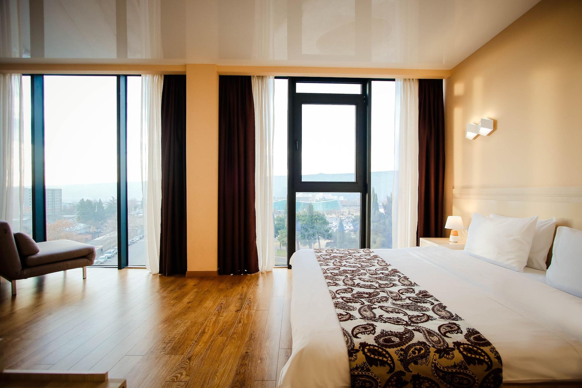 Iveria Inn Hotel Tbilisi Ngoại thất bức ảnh