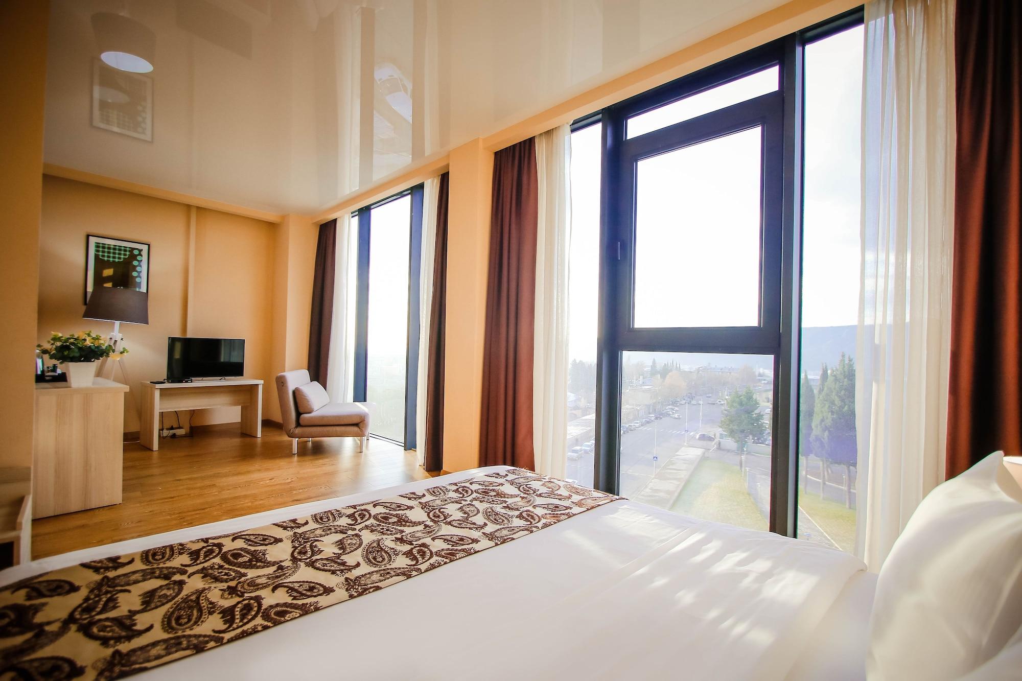 Iveria Inn Hotel Tbilisi Ngoại thất bức ảnh