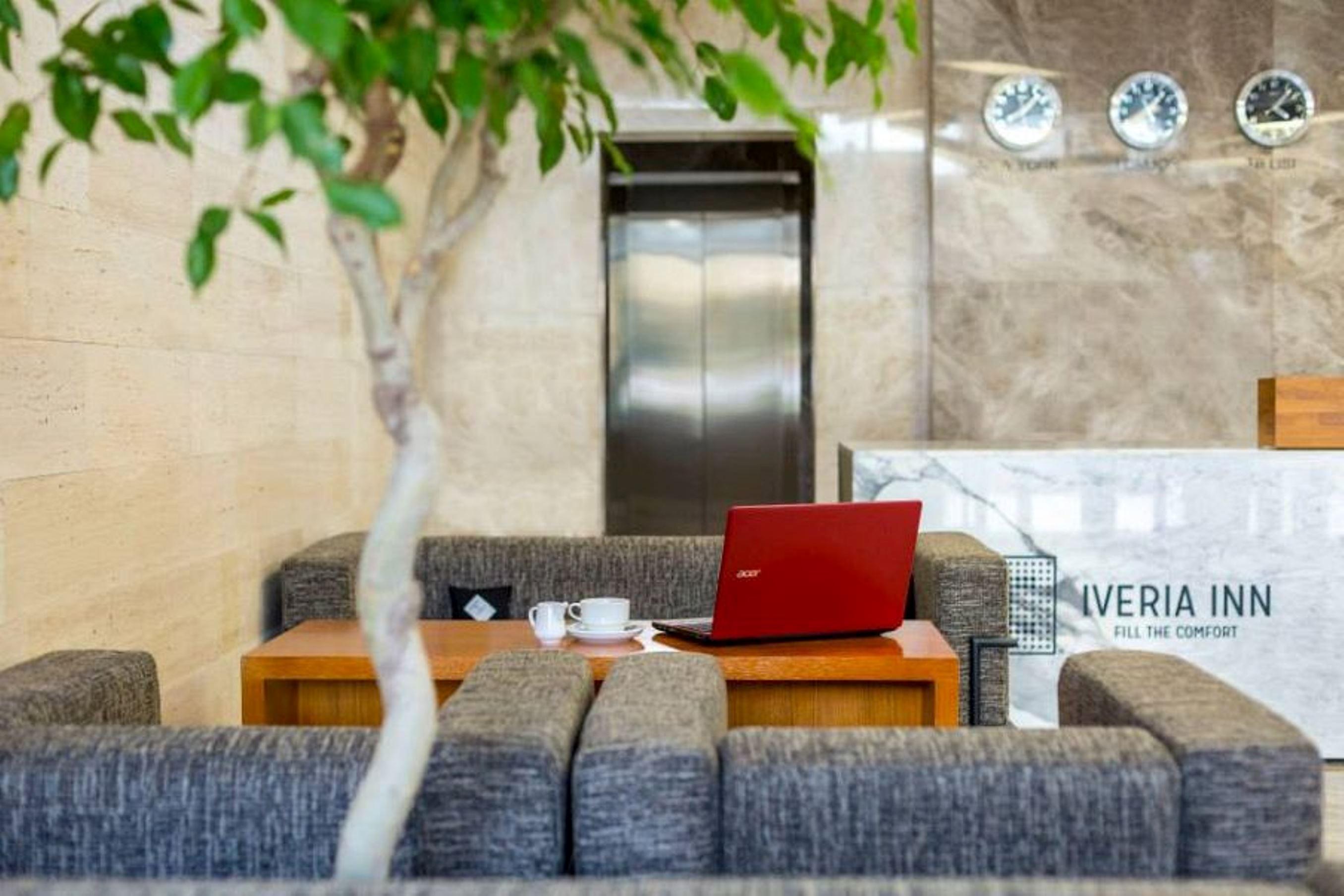 Iveria Inn Hotel Tbilisi Ngoại thất bức ảnh