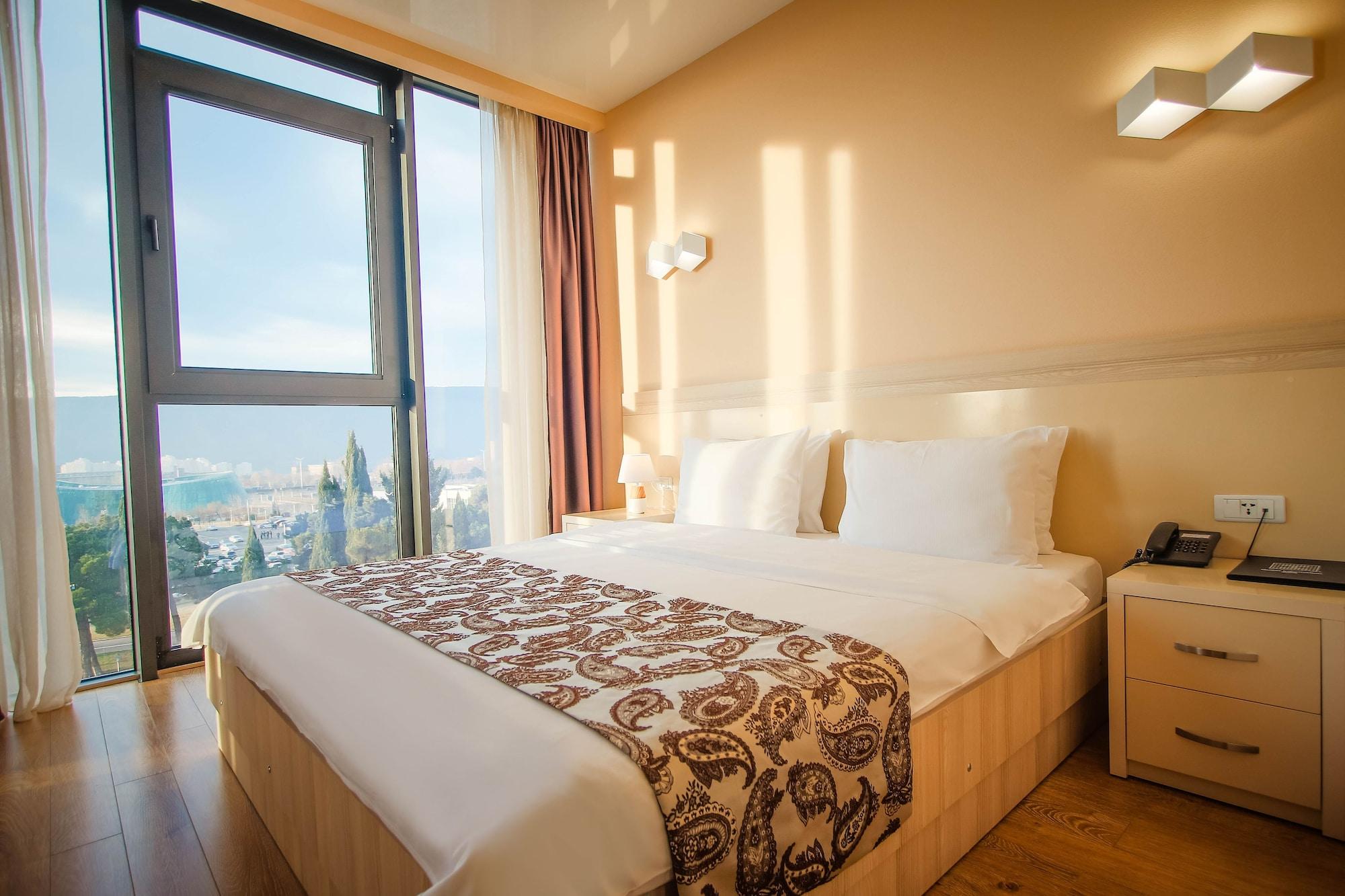 Iveria Inn Hotel Tbilisi Ngoại thất bức ảnh