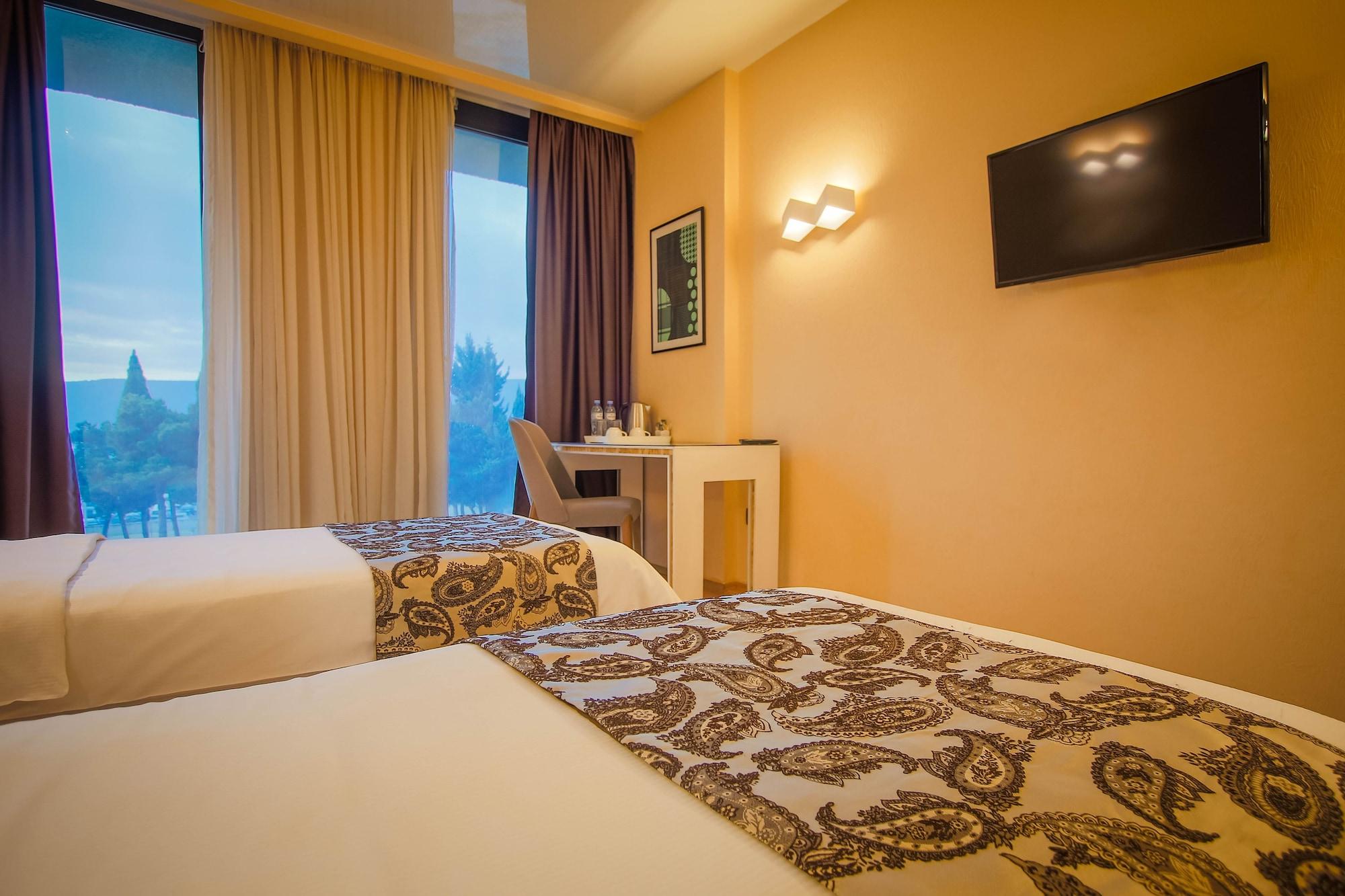Iveria Inn Hotel Tbilisi Ngoại thất bức ảnh