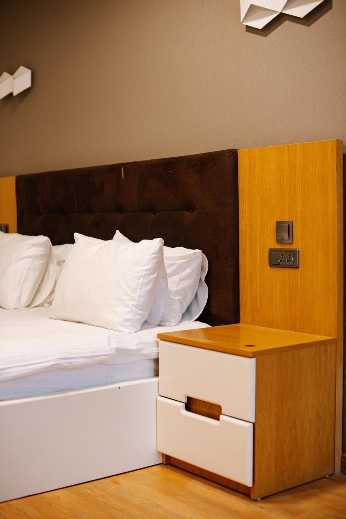 Iveria Inn Hotel Tbilisi Phòng bức ảnh