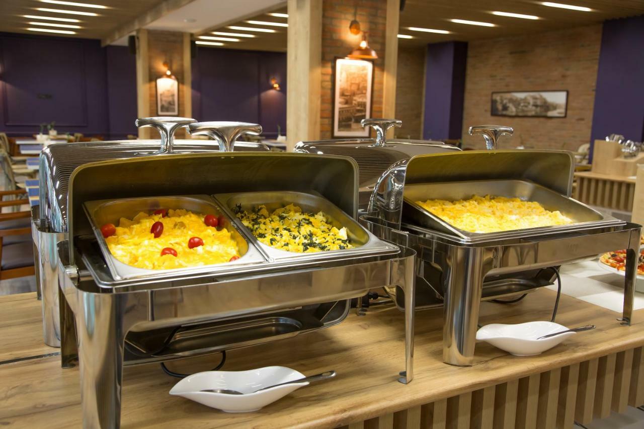 Iveria Inn Hotel Tbilisi Ngoại thất bức ảnh