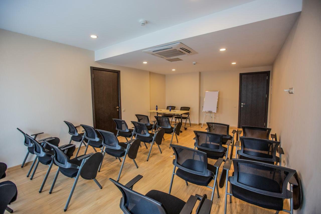 Iveria Inn Hotel Tbilisi Ngoại thất bức ảnh